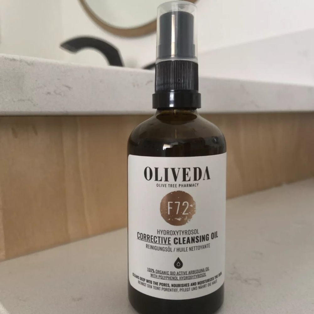 Oliveda Corrective Cleansing Oil